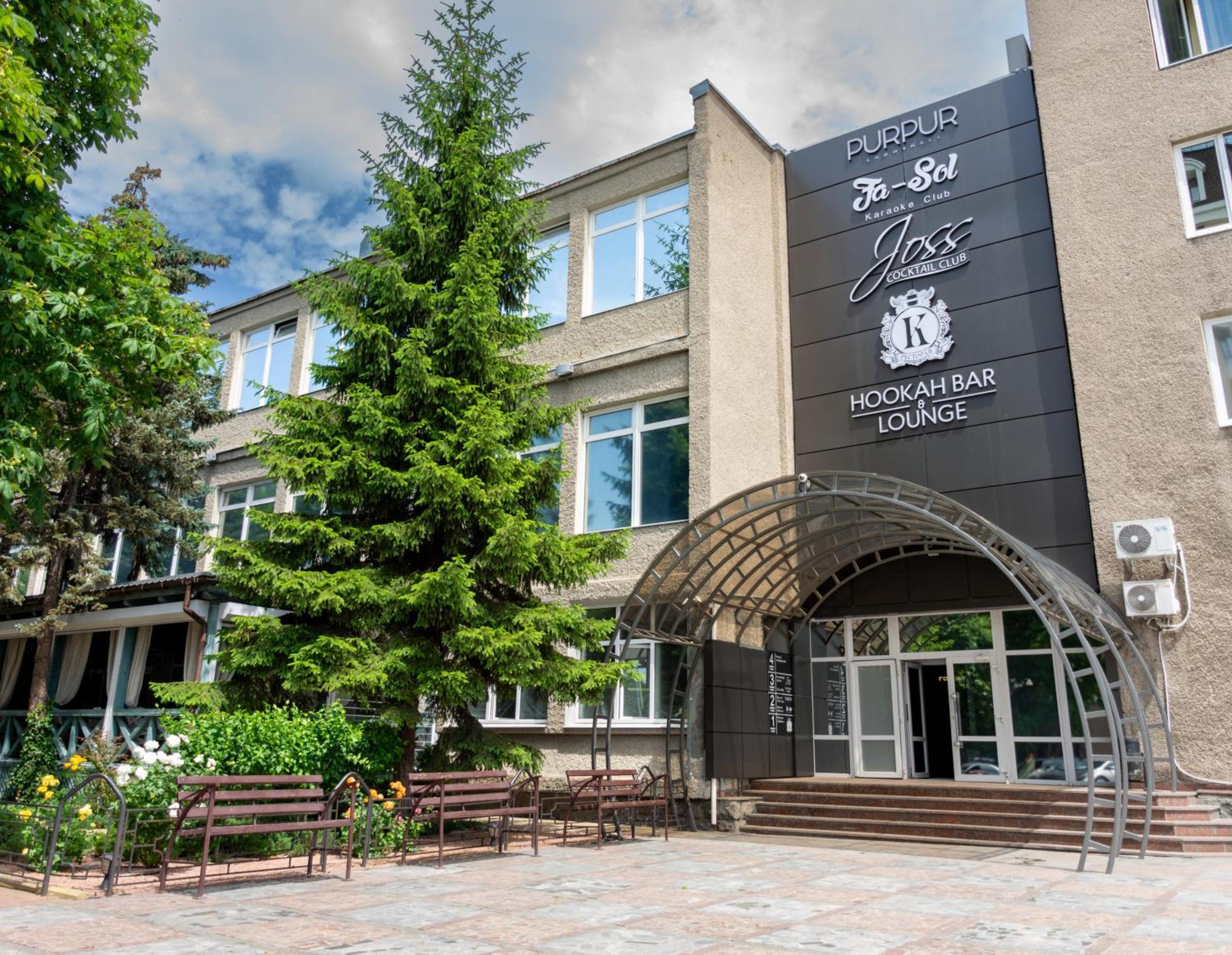 Kremin Hotel Kremenchuk Ngoại thất bức ảnh