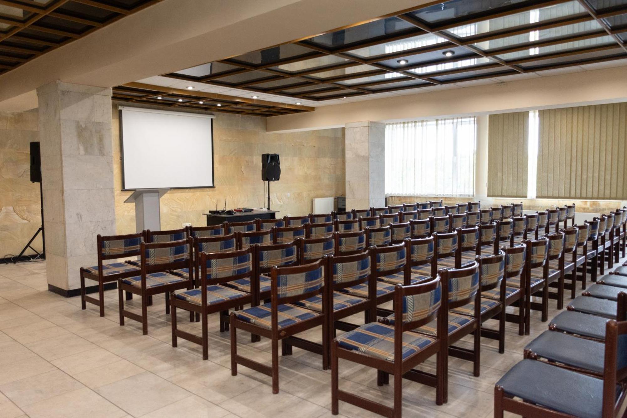 Kremin Hotel Kremenchuk Ngoại thất bức ảnh