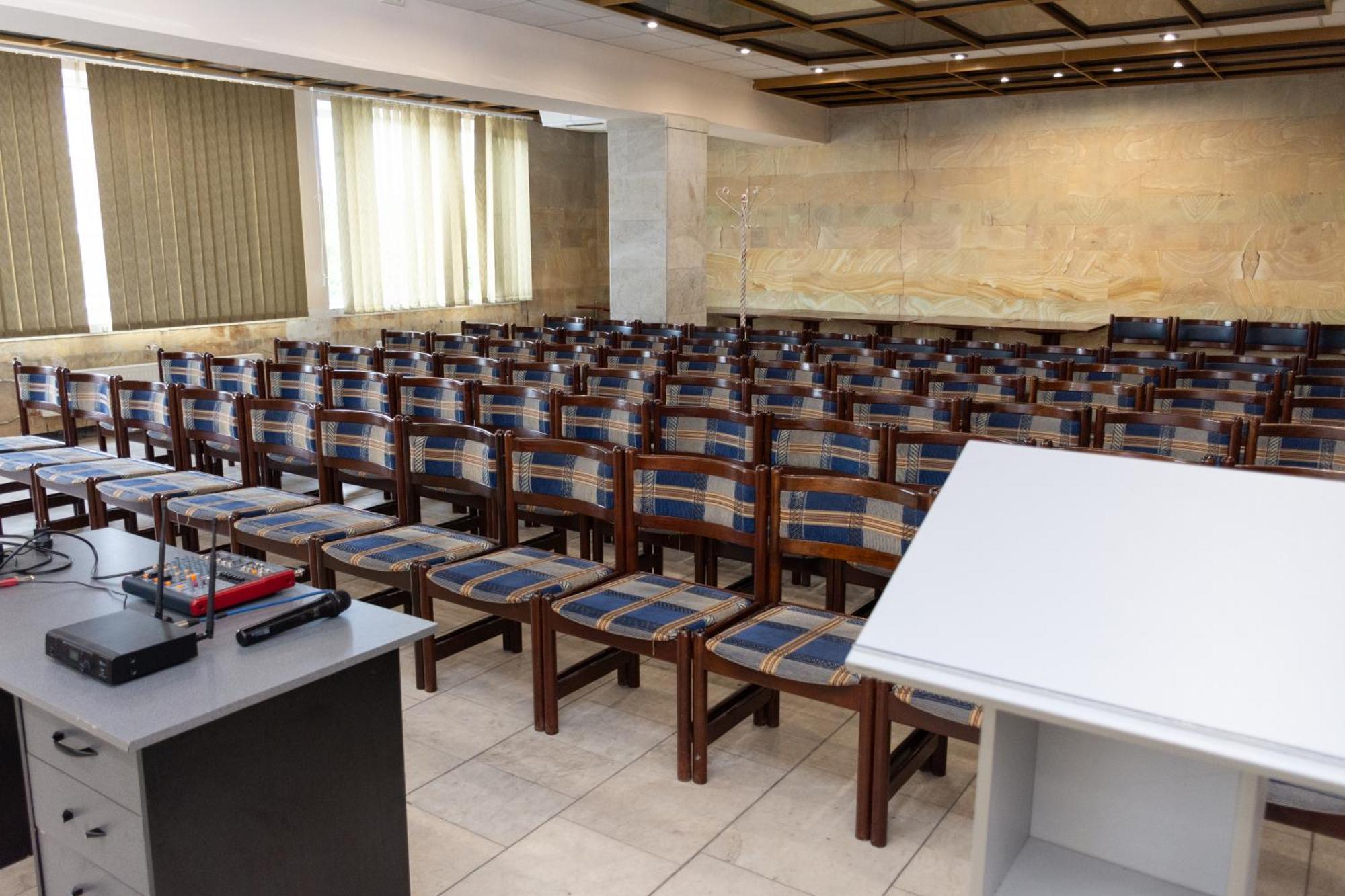 Kremin Hotel Kremenchuk Ngoại thất bức ảnh