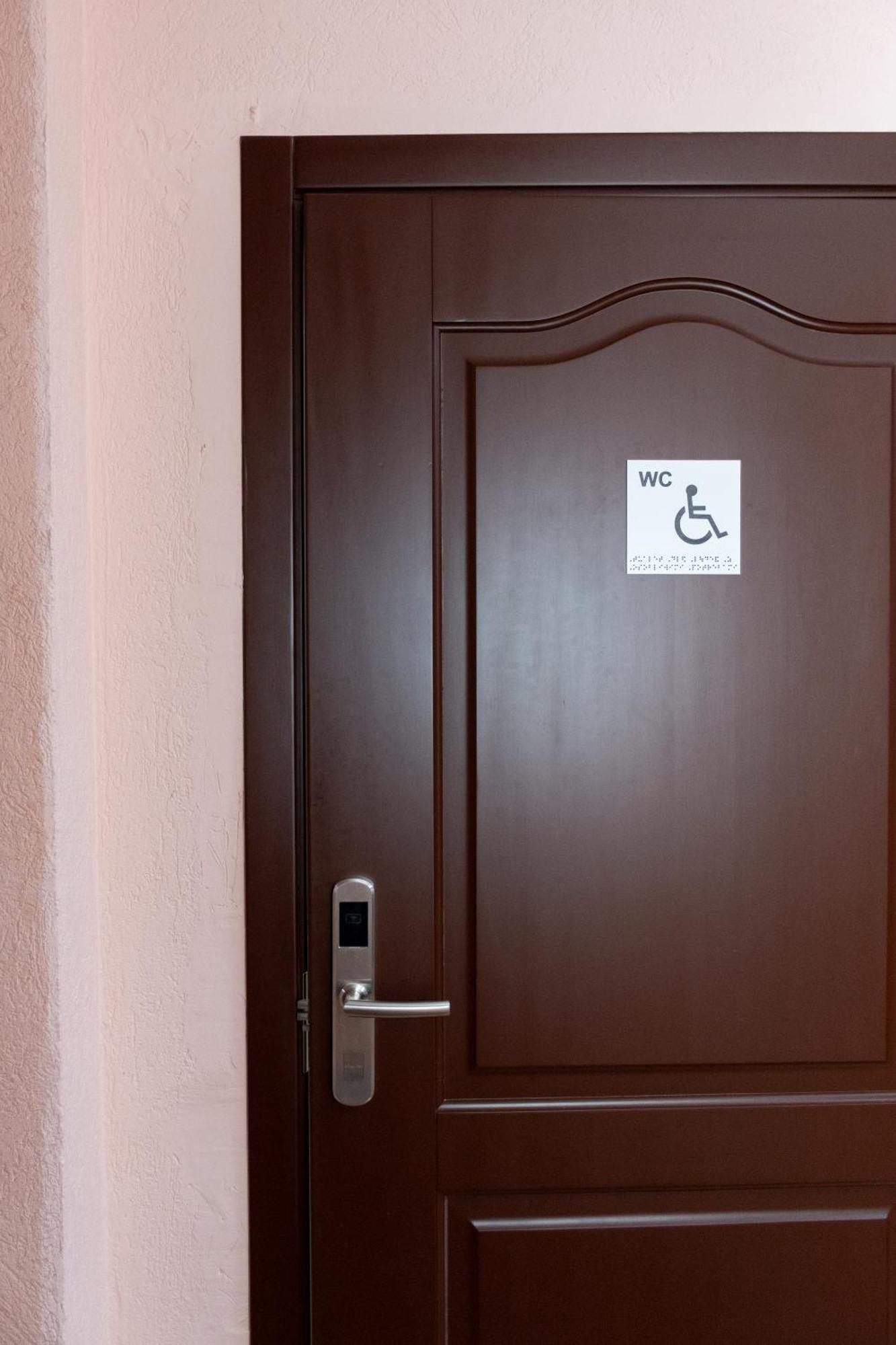 Kremin Hotel Kremenchuk Ngoại thất bức ảnh