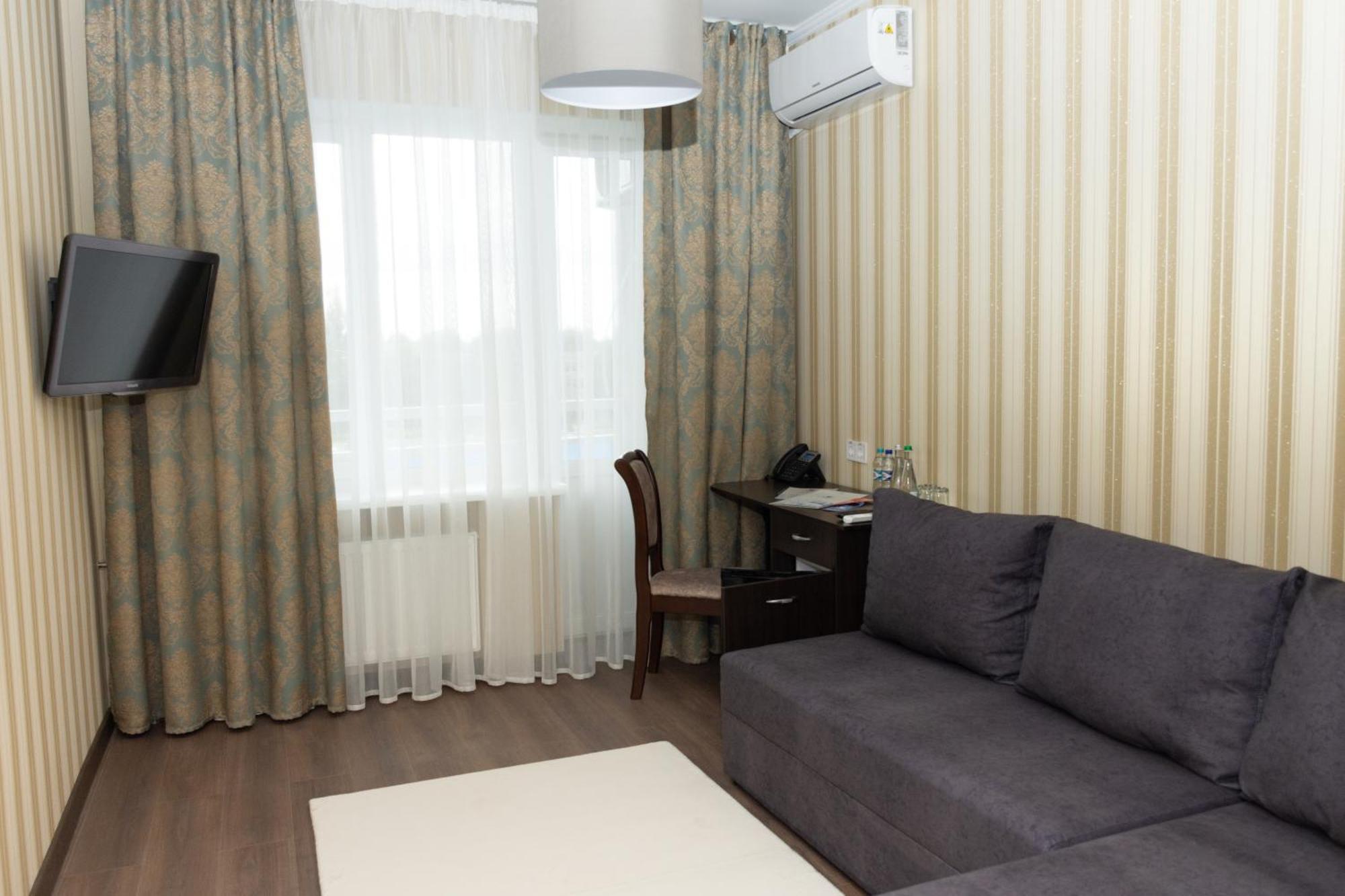 Kremin Hotel Kremenchuk Ngoại thất bức ảnh