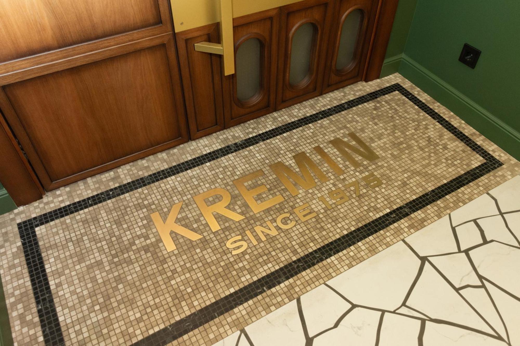 Kremin Hotel Kremenchuk Ngoại thất bức ảnh